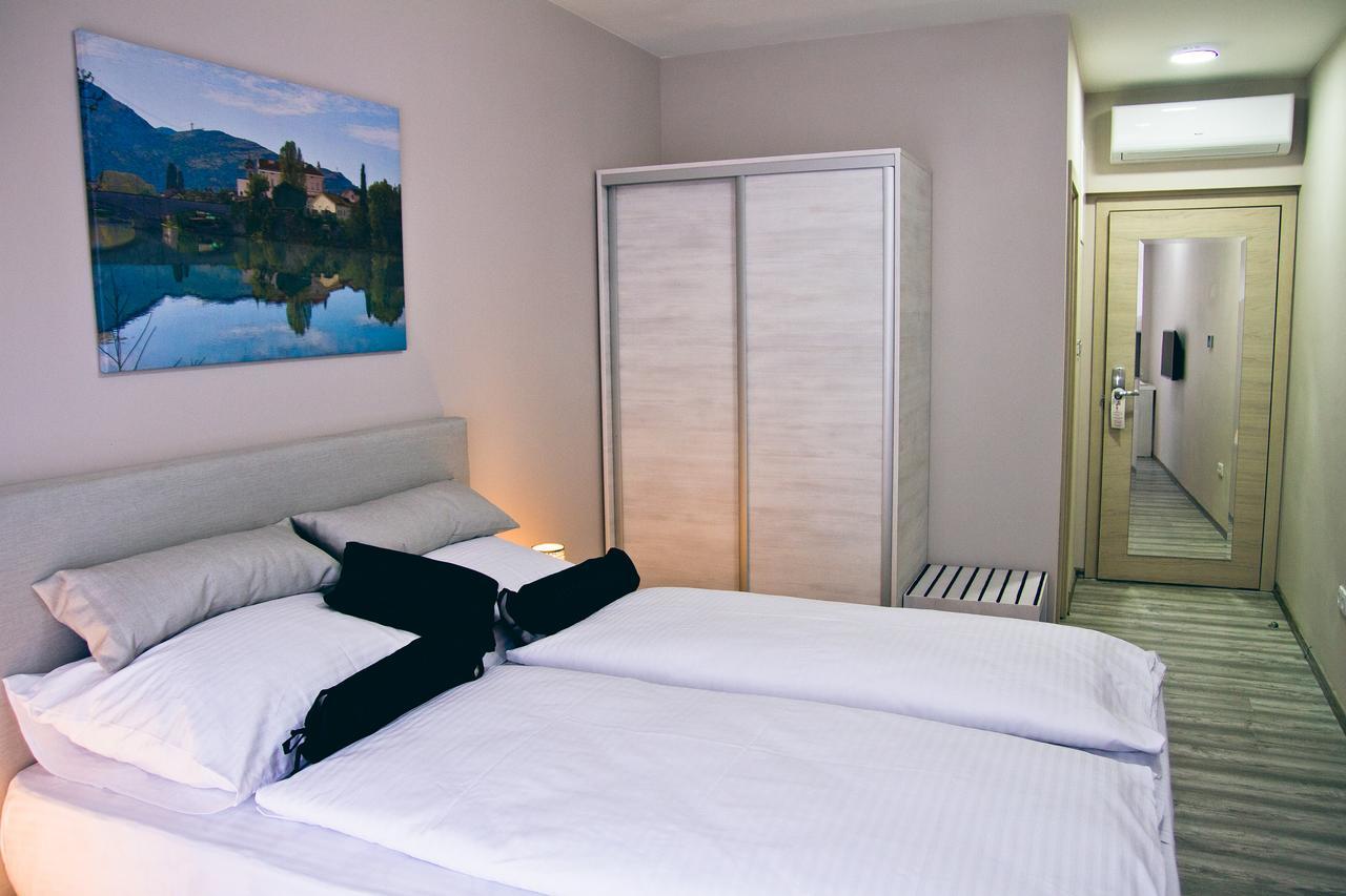Hotel Bakarni Lonac Brcko Bagian luar foto