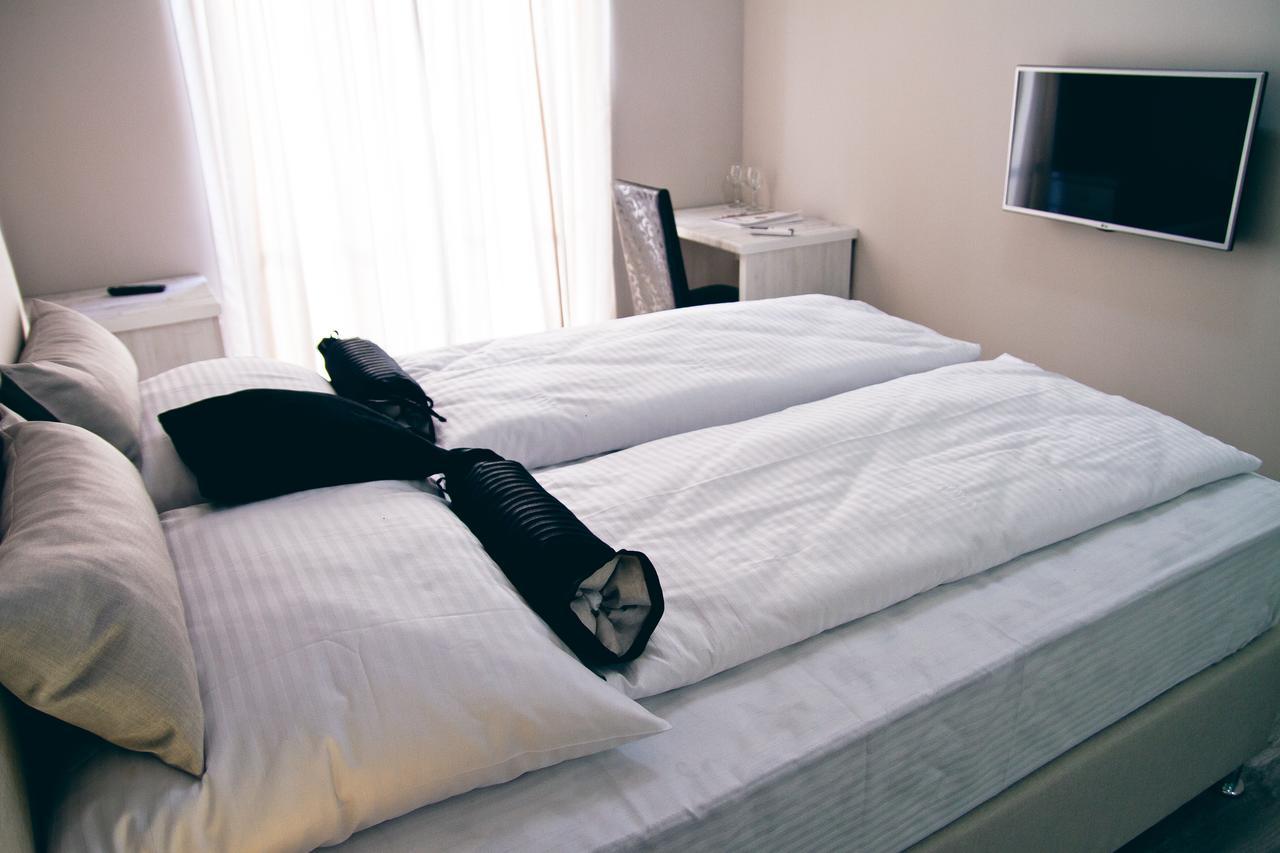 Hotel Bakarni Lonac Brcko Bagian luar foto