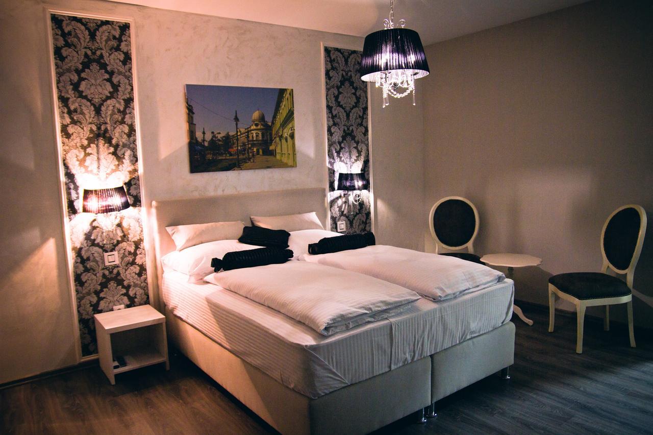 Hotel Bakarni Lonac Brcko Bagian luar foto