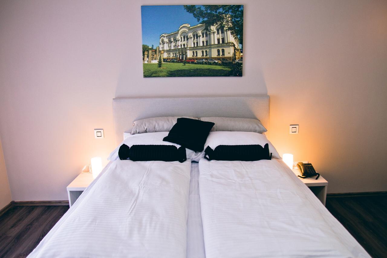 Hotel Bakarni Lonac Brcko Bagian luar foto