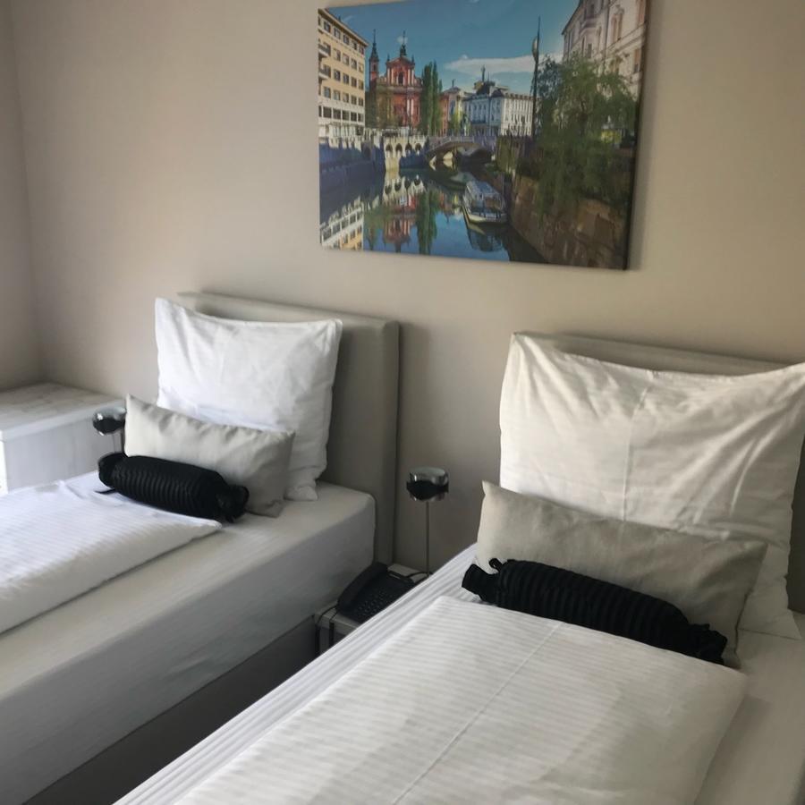 Hotel Bakarni Lonac Brcko Bagian luar foto