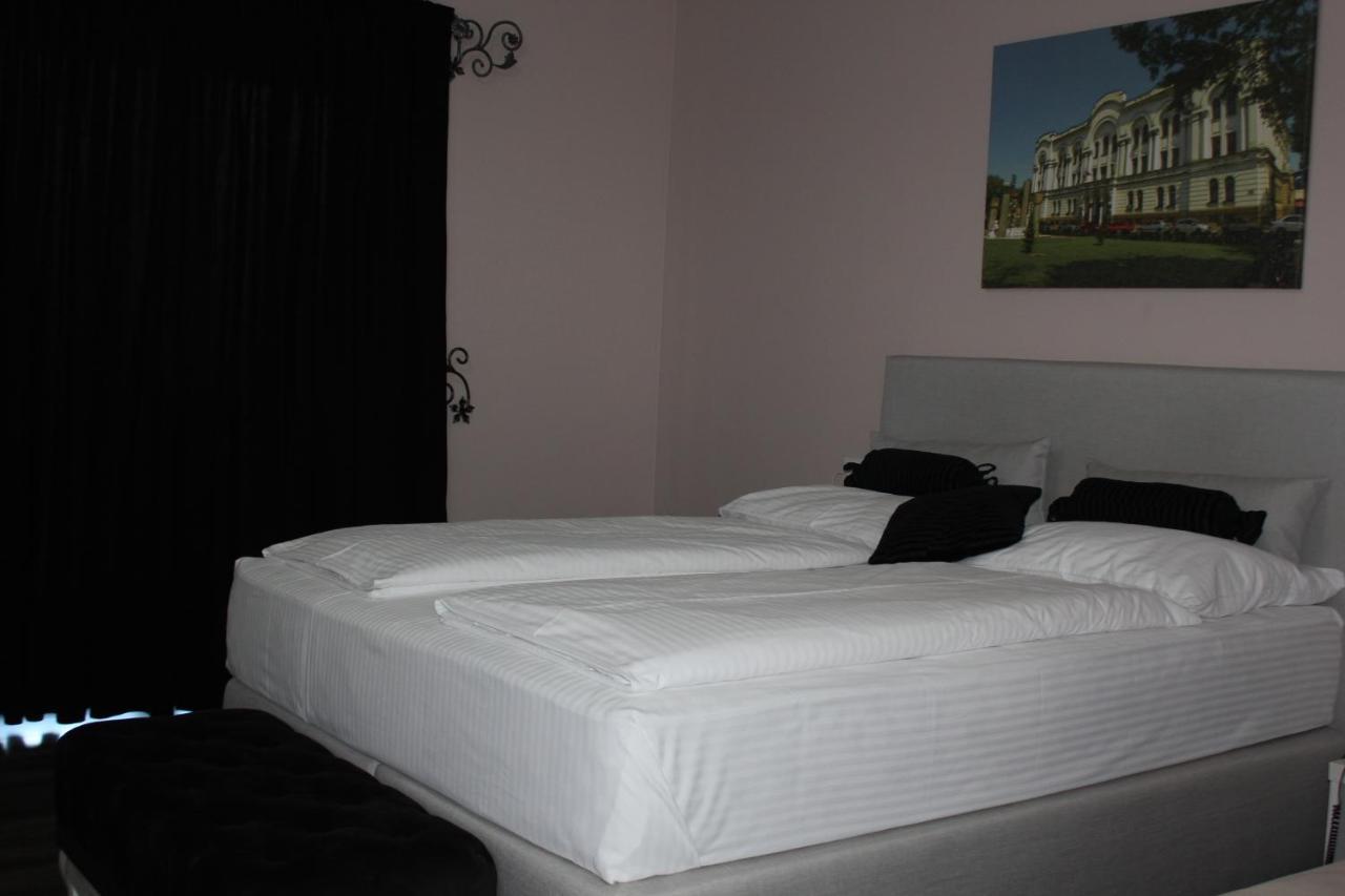 Hotel Bakarni Lonac Brcko Bagian luar foto